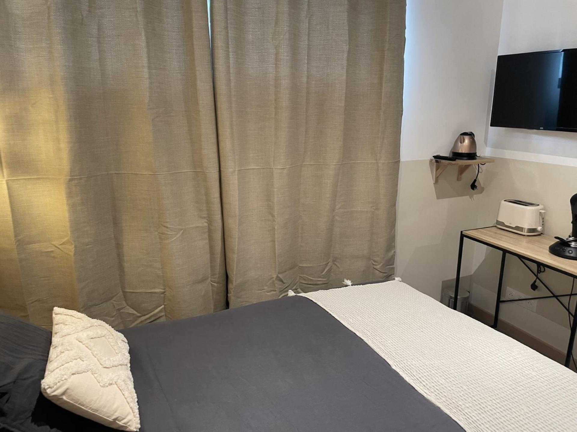 Cote Nuit Apartment Capestang Exterior photo